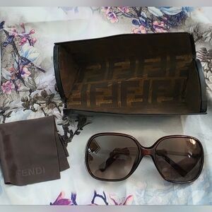 Fendi Vintage Women's Brown Sunglasses With Case & Cleaning Cloth